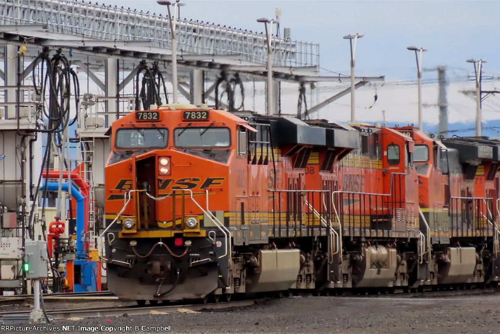 BNSF 7832